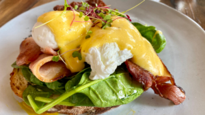 Jajka po benedyktyńsku